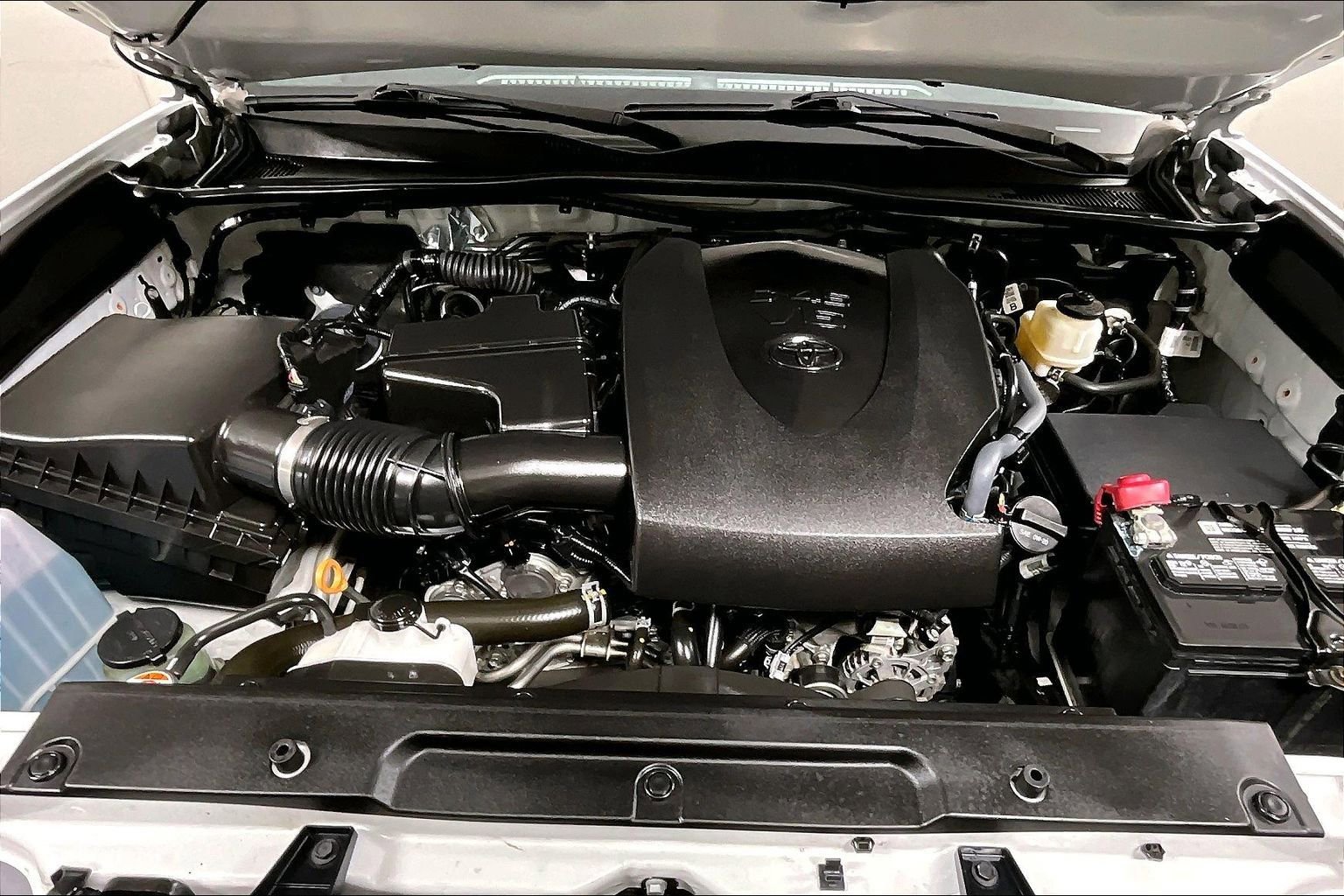 Used 2020 Toyota Tacoma TRD Sport image 9