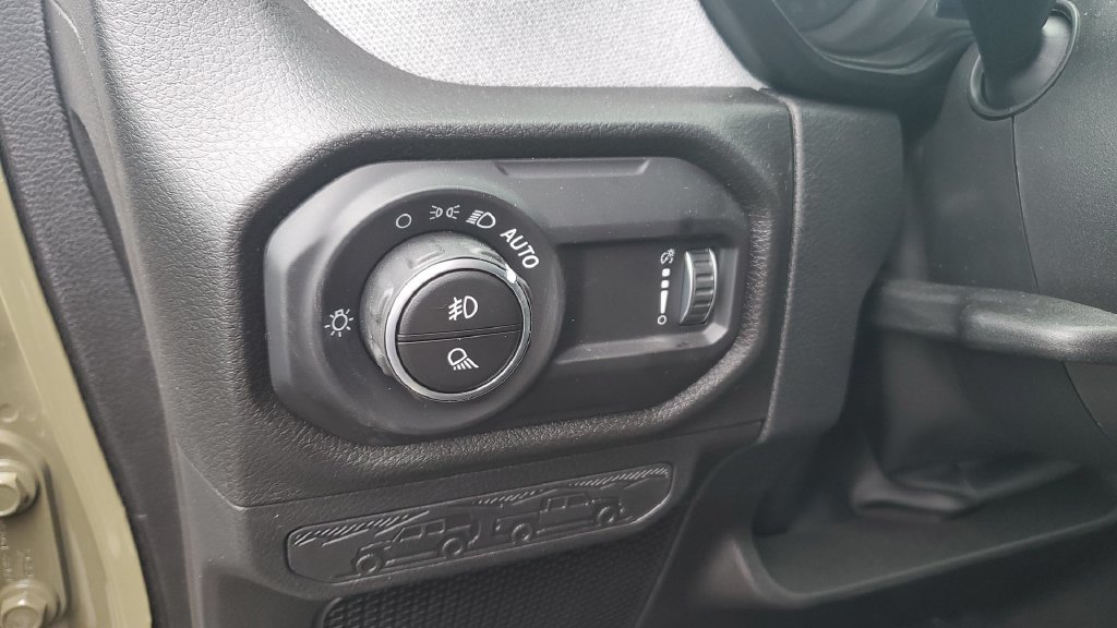 Used 2025 Jeep Gladiator Sport AWD/4WD image 21