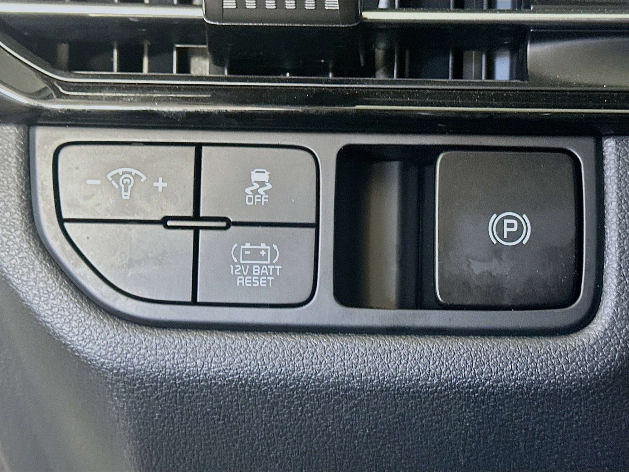 Used 2026 Kia Sportage LX FWD image 16