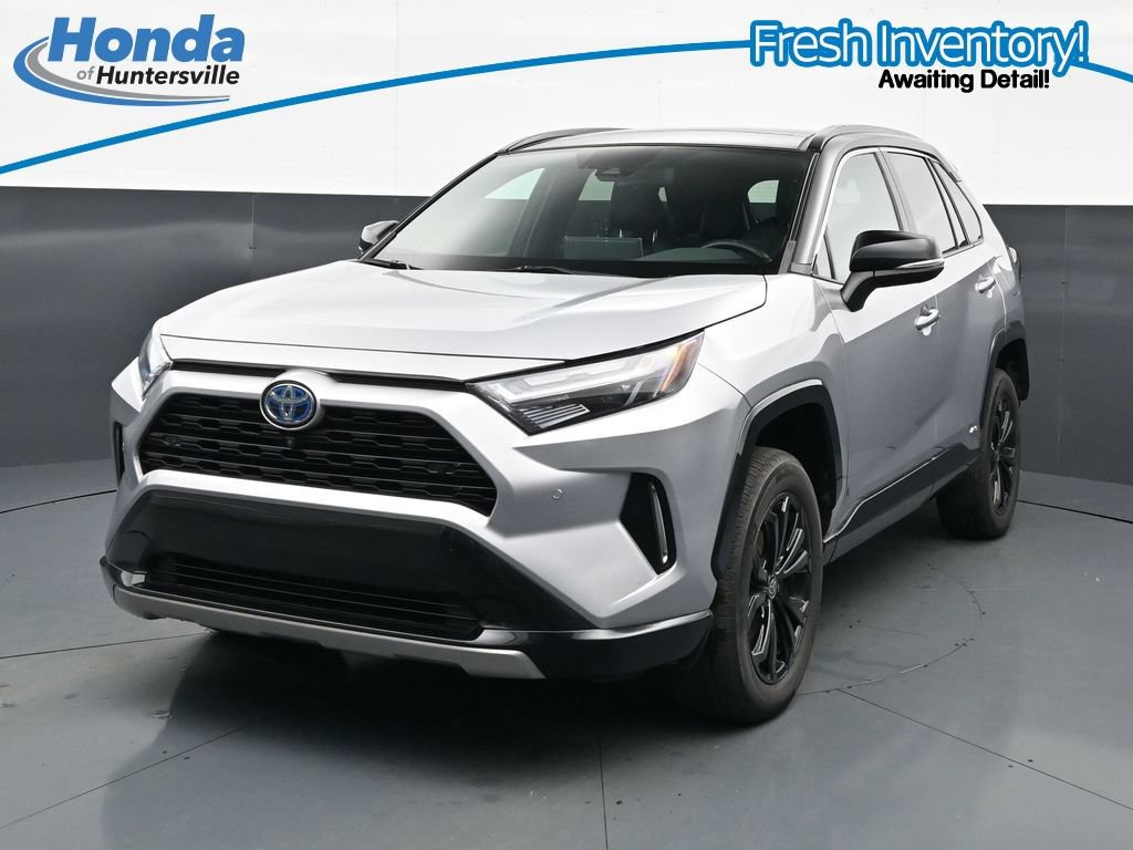 Used 2022 Toyota RAV4 XSE AWD/4WD image 4