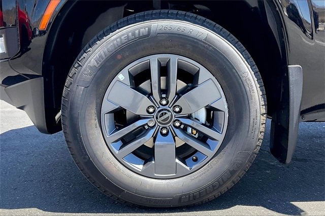 New 2025 Nissan Frontier SV w/ SV Convenience Package image 9