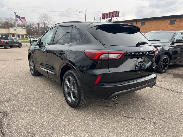 Certified 2023 Ford Escape ST-Line Select image 6