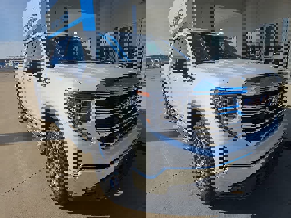 Used 2025 GMC Sierra 1500 SLT w/ SLT Premium Package image 2