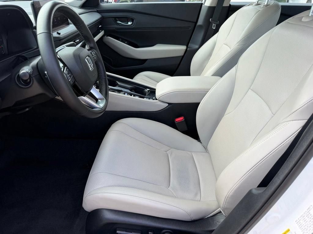 Used 2023 Honda Accord Touring image 10
