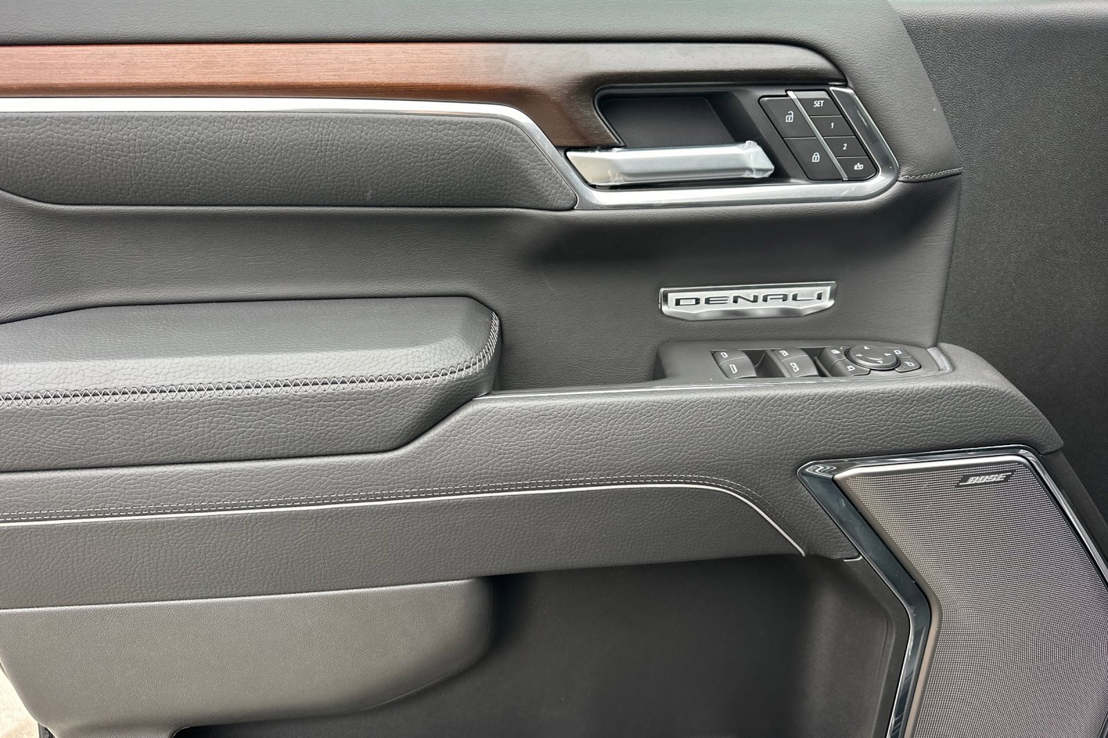 New 2026 GMC Sierra 1500 Denali w/ Denali Reserve Package image 12