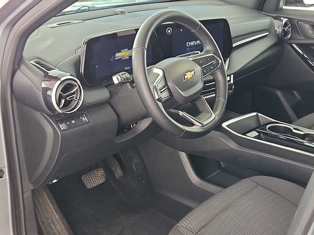 Used 2025 Chevrolet Equinox LT image 16