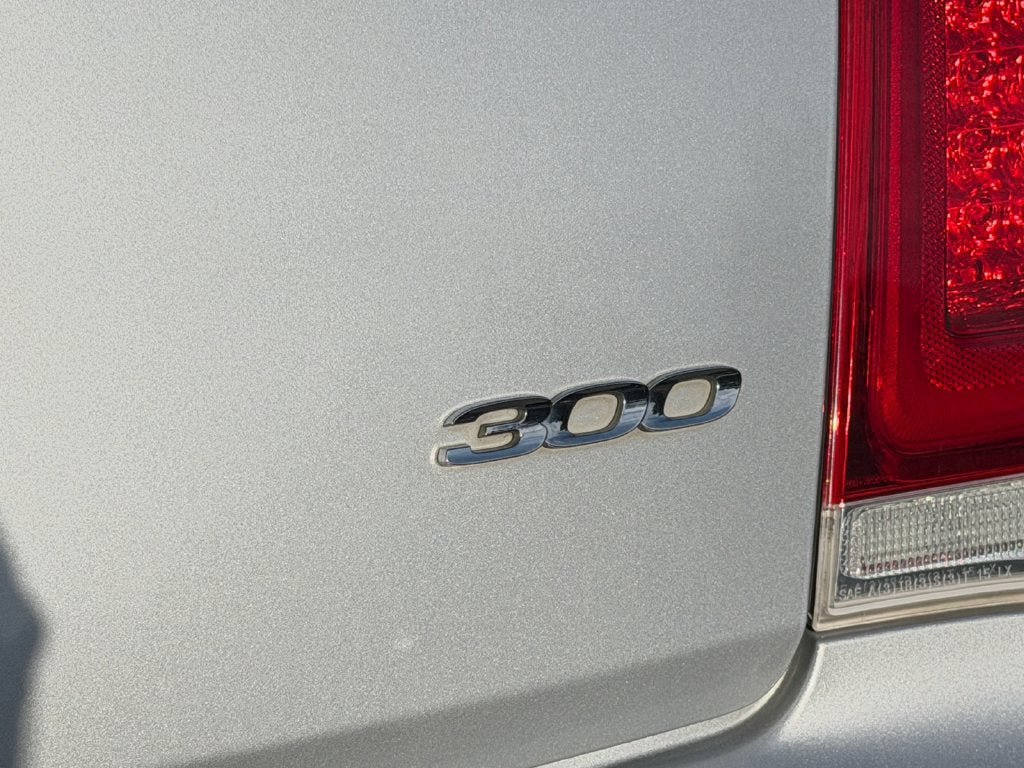 Used 2020 Chrysler 300 Limited RWD image 36