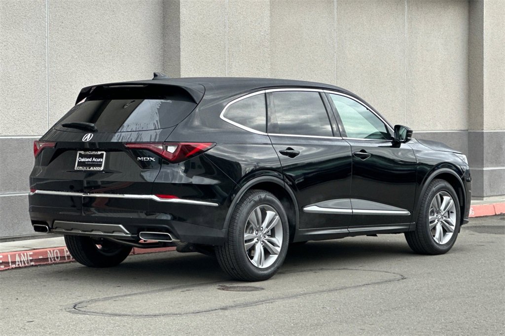 Certified 2025 Acura MDX FWD image 5