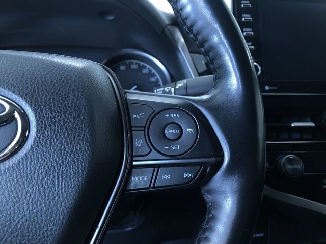 Used 2022 Toyota Camry XSE image 18