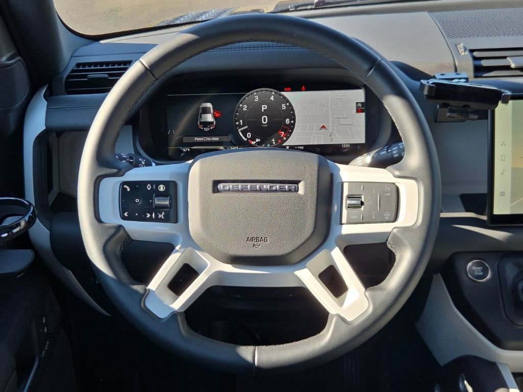 Used 2025 Land Rover Defender 110 X-Dynamic SE image 24