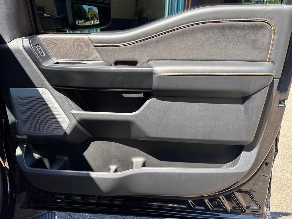 Used 2023 Ford F250 Platinum w/ FX4 Off-Road Package AWD/4WD image 14