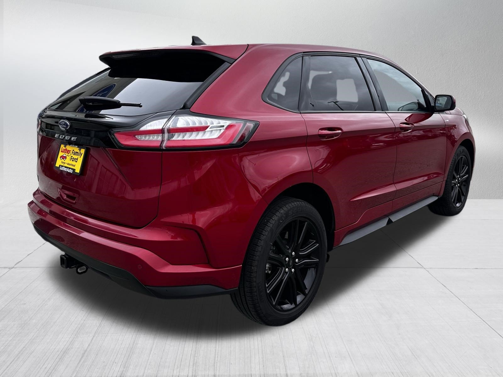 Certified 2023 Ford Edge ST-Line w/ Class II Trailer Tow Package AWD/4WD image 7