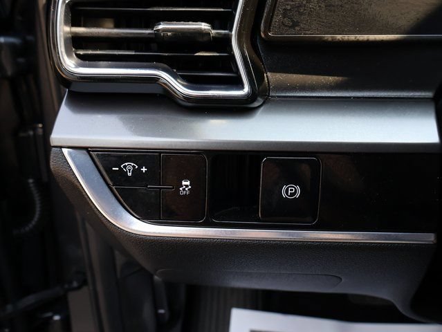 Used 2023 Kia Sportage EX FWD image 40