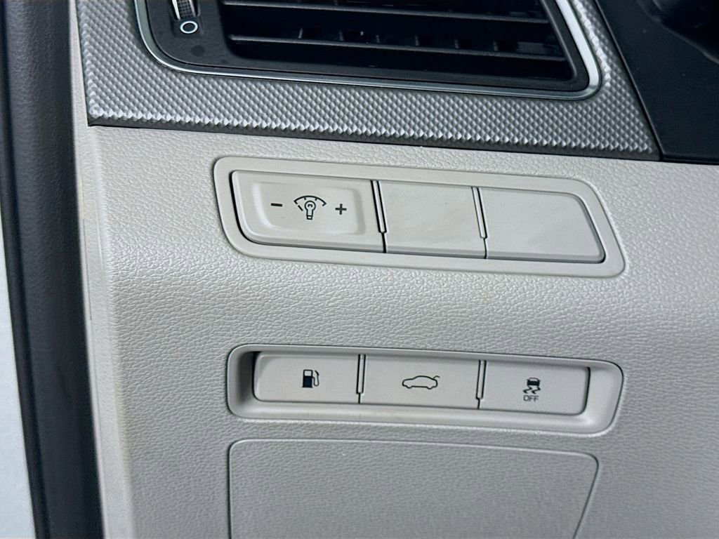 Used 2016 Hyundai Sonata SE image 17