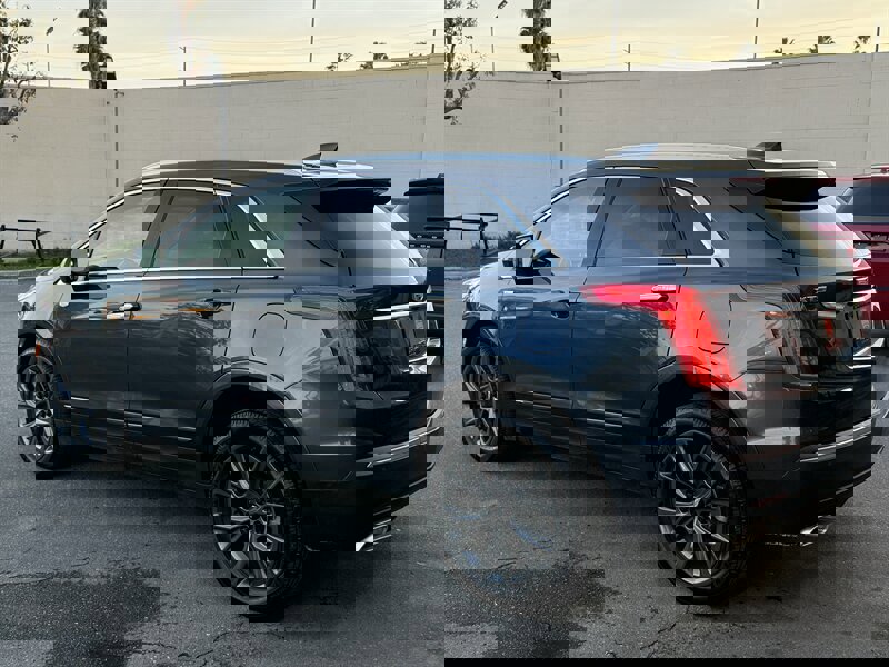 Used 2019 Cadillac XT5 Premium Luxury w/ LPO, Black Ice Package image 4