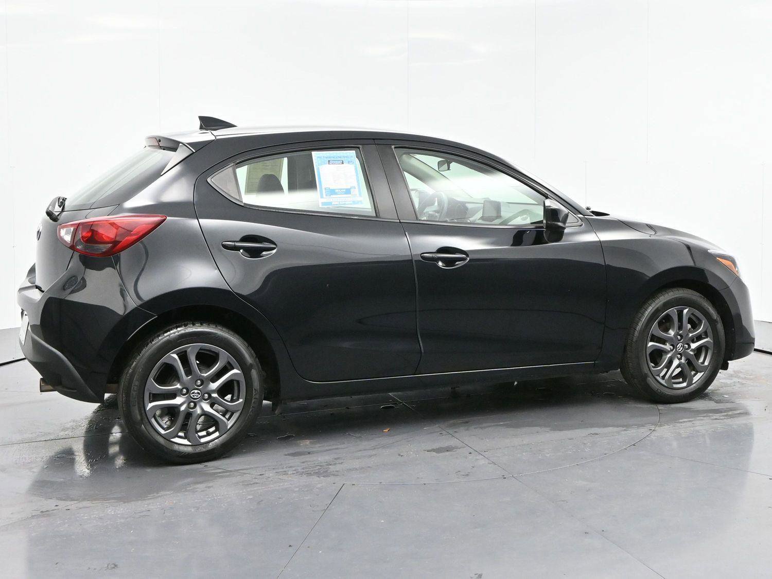 Used 2020 Toyota Yaris LE image 8