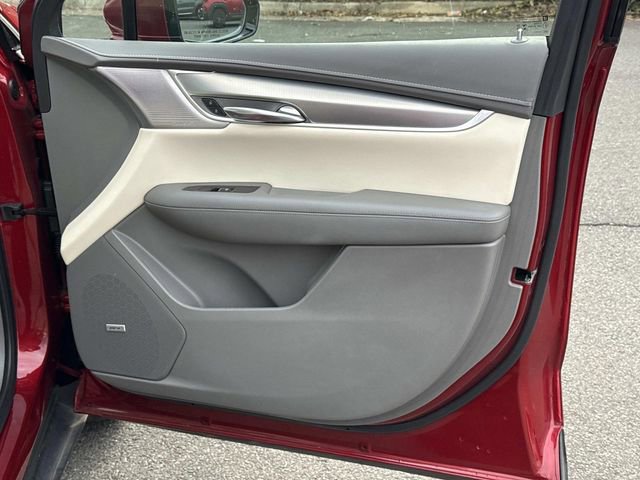 Used 2022 Cadillac XT5 Premium Luxury image 8