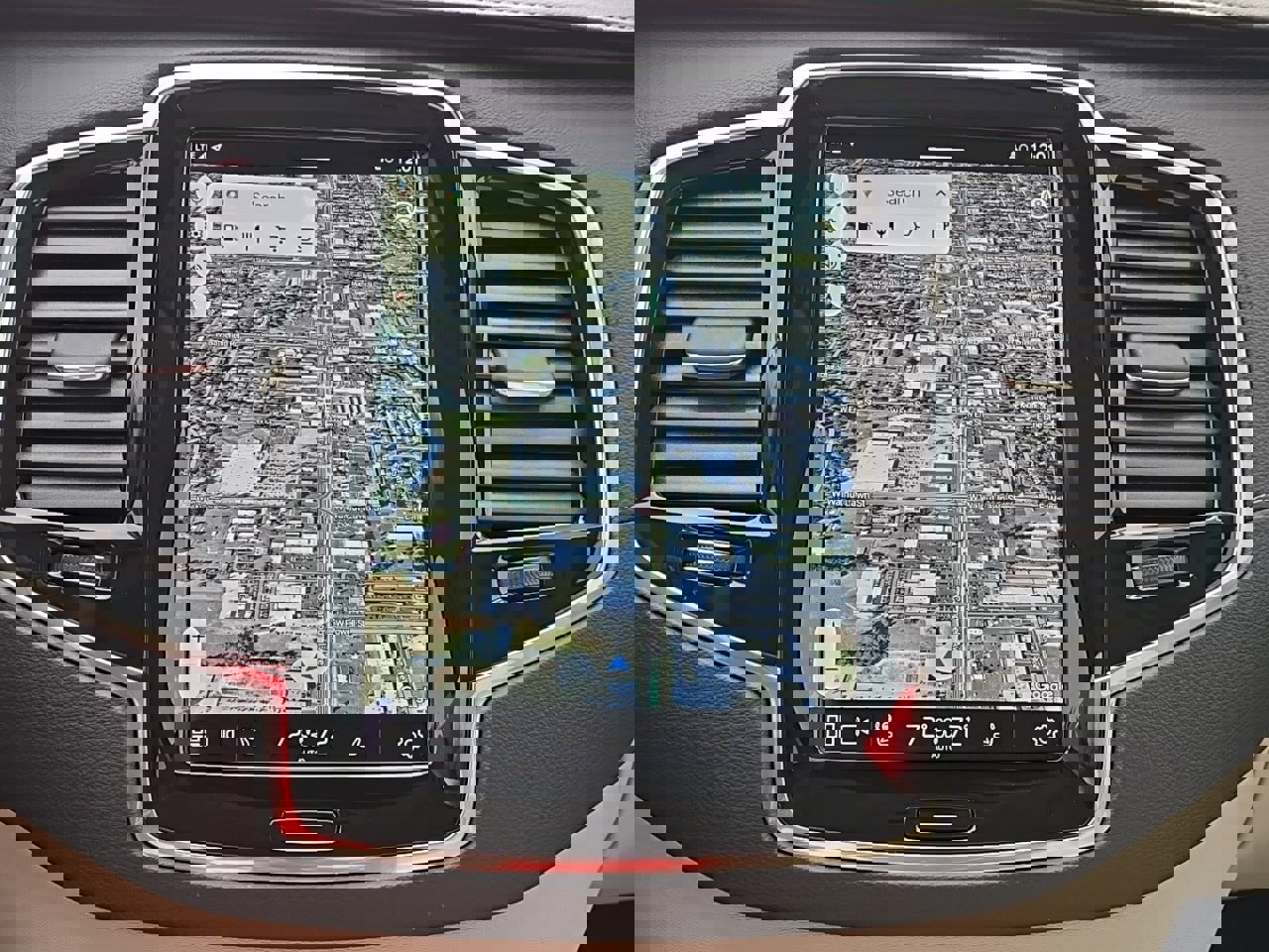 Used 2025 Volvo XC90 B6 Ultra w/ Protection Package Premier image 17