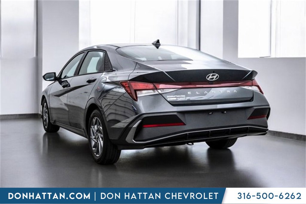 Used 2024 Hyundai Elantra SEL image 34