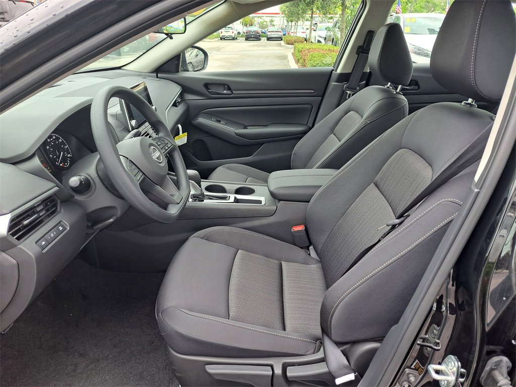 Used 2025 Nissan Altima 2.5 S image 12