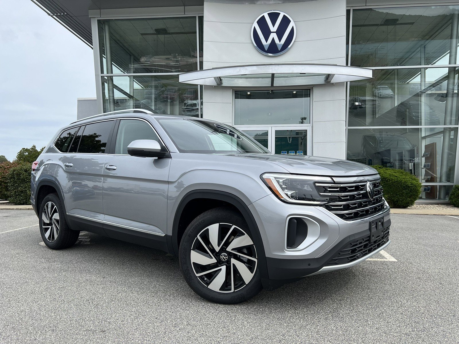 Used 2024 Volkswagen Atlas SEL