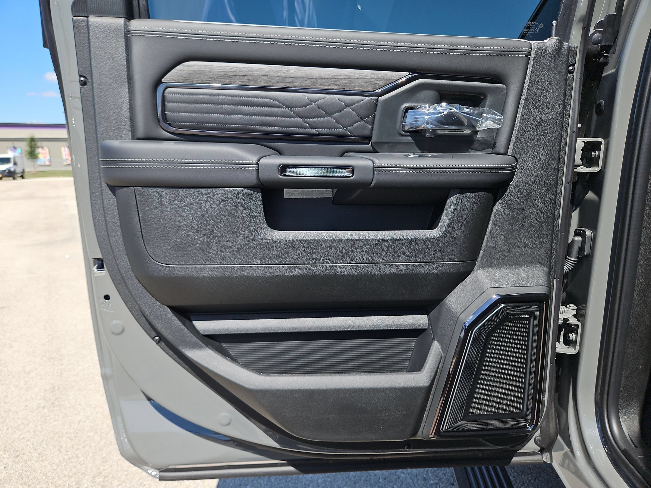 New 2027 RAM 3500 Limited AWD/4WD image 13