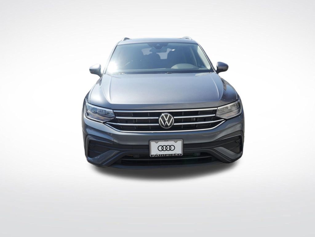 Used 2023 Volkswagen Tiguan SE w/ Panoramic Sunroof Package AWD/4WD image 8
