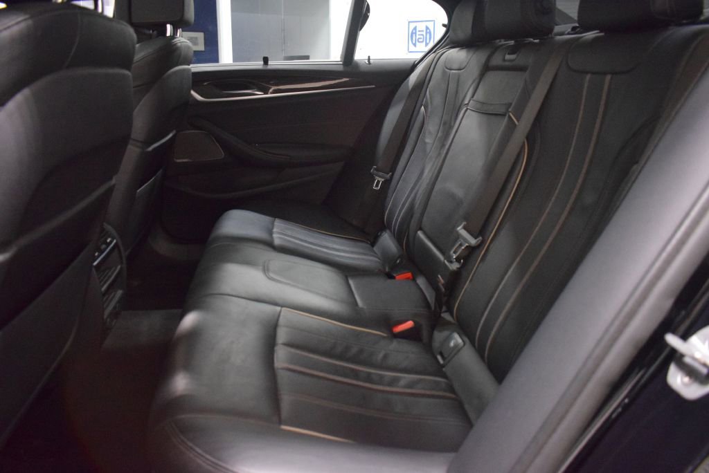 Used 2019 BMW M550i xDrive w/ Premium Package 2 image 12