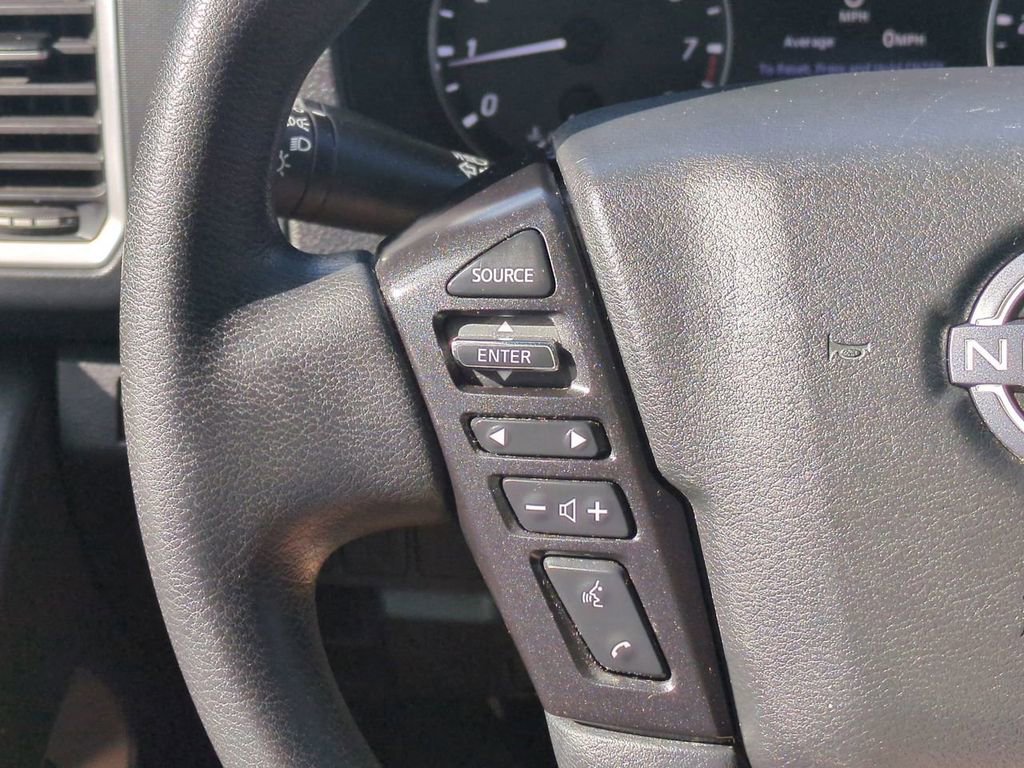 Used 2023 Nissan Frontier SV image 23