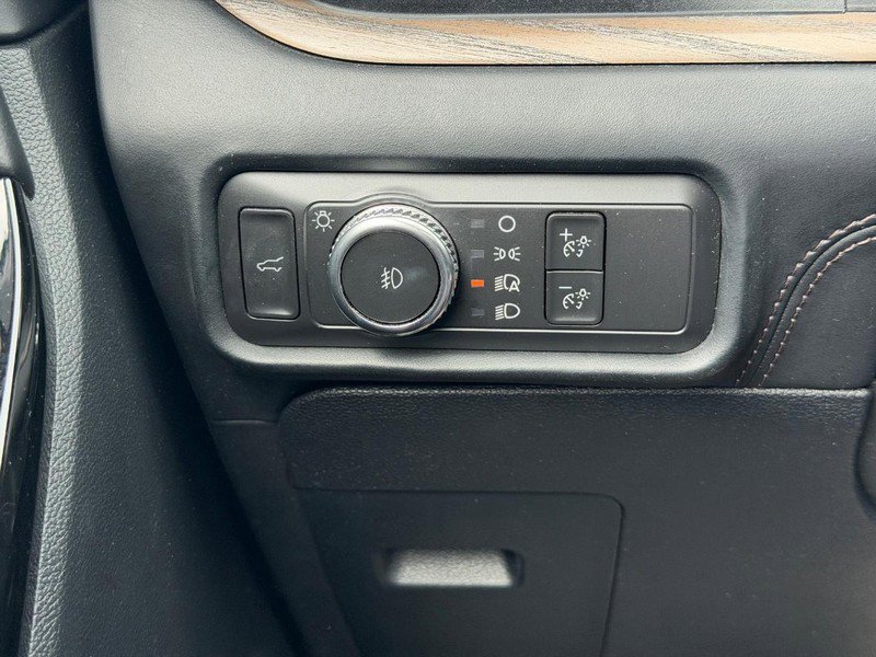 Used 2021 Ford Explorer Platinum w/ Equipment Group 601A AWD/4WD image 19