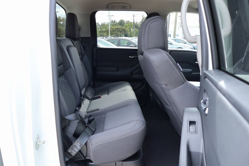 Certified 2025 Nissan Frontier SV image 10