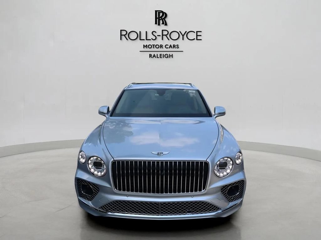 Used 2023 Bentley Bentayga Extended Wheelbase AWD/4WD image 2
