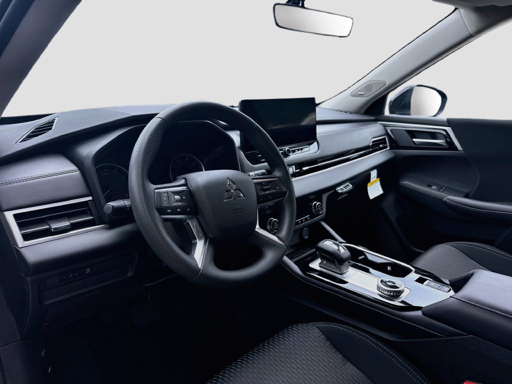 New 2026 Mitsubishi Outlander ES FWD image 9