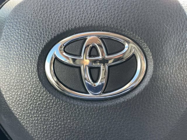 Used 2021 Toyota RAV4 LE FWD image 31