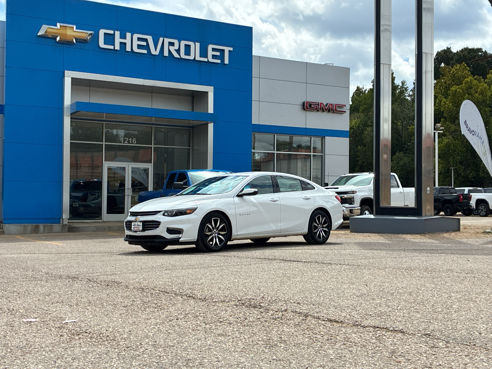 Used 2018 Chevrolet Malibu LT FWD image 14