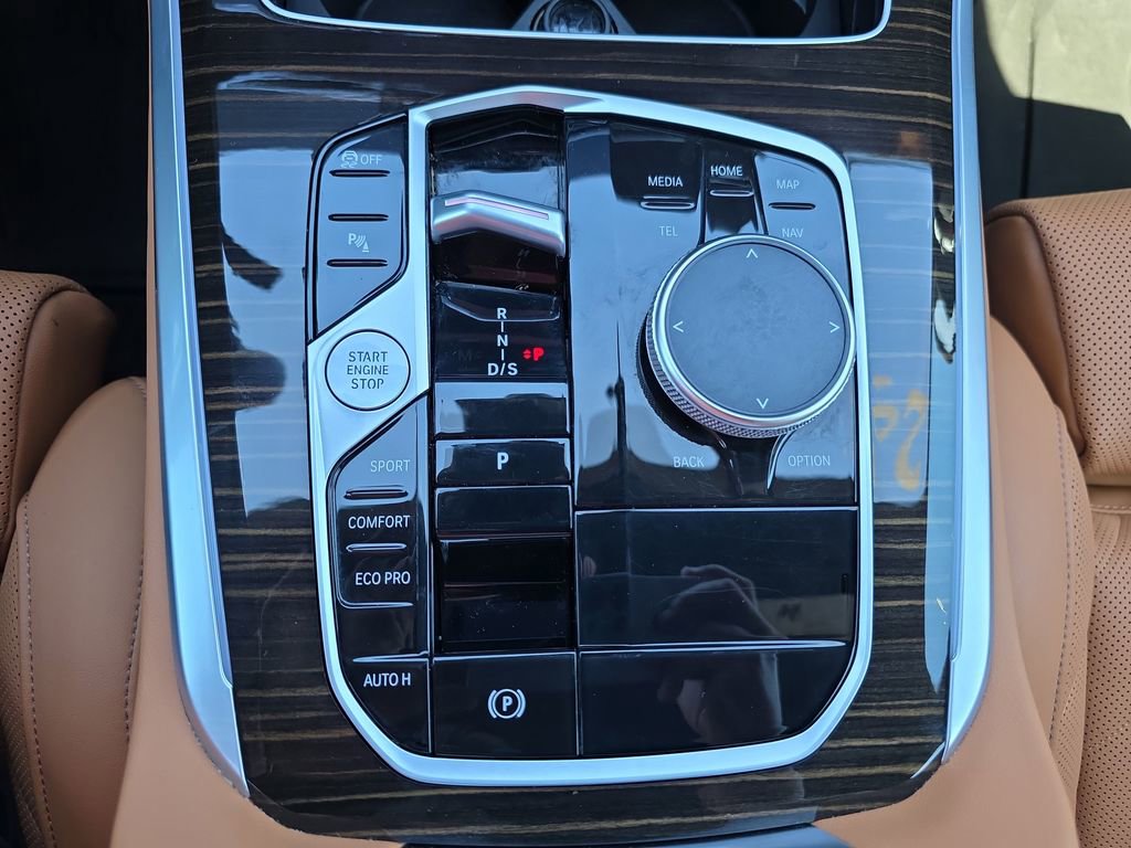 Used 2024 BMW X5 sDrive40i w/ Premium Package image 23