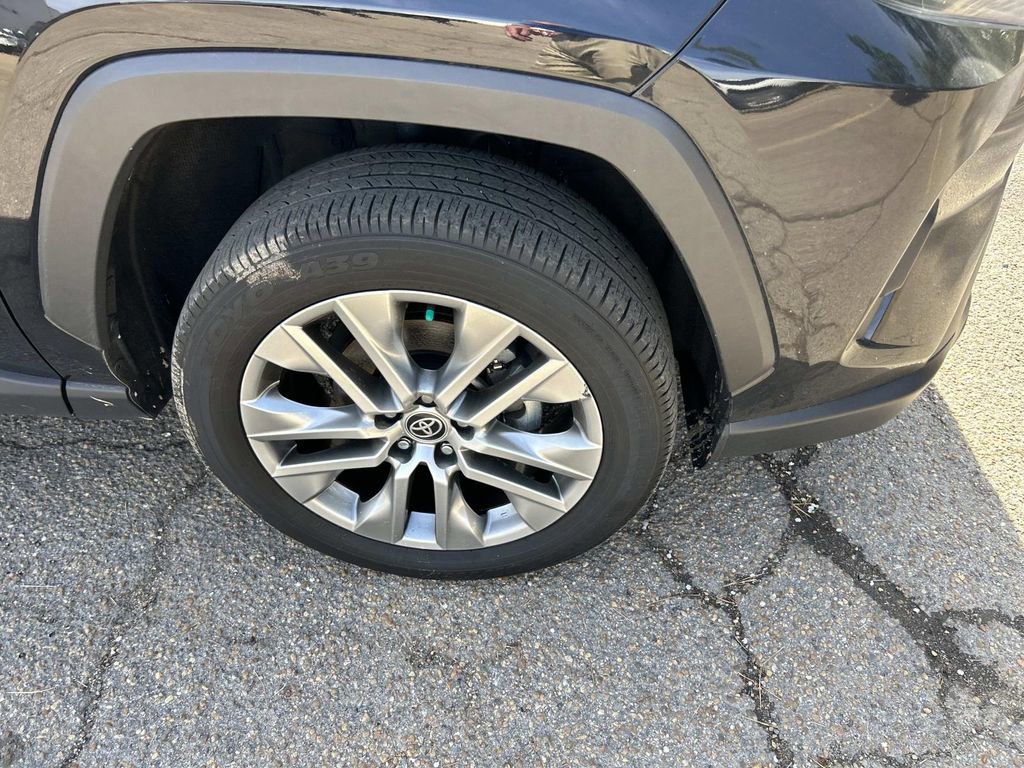 Certified 2022 Toyota RAV4 XLE Premium image 9
