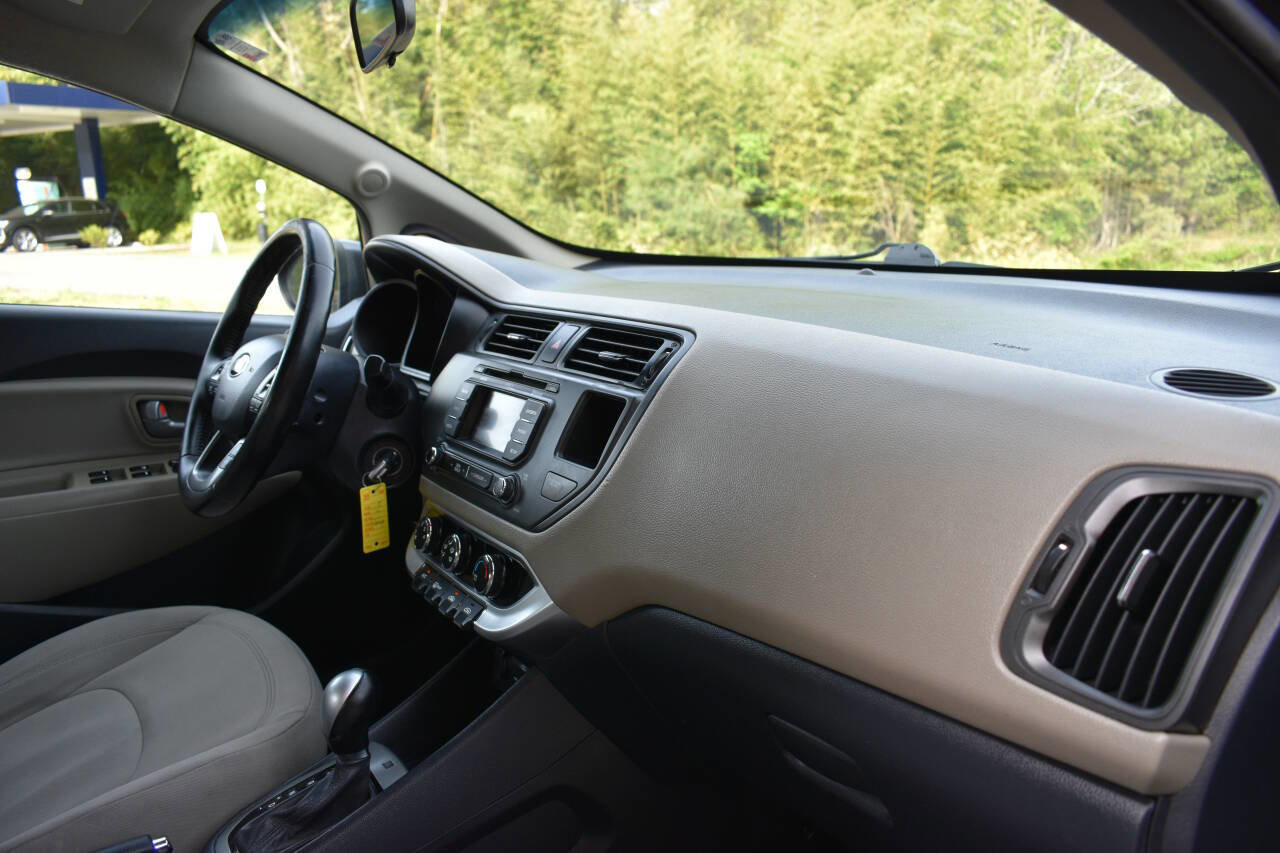 Used 2015 Kia Rio EX w/ Convenience Package FWD image 17