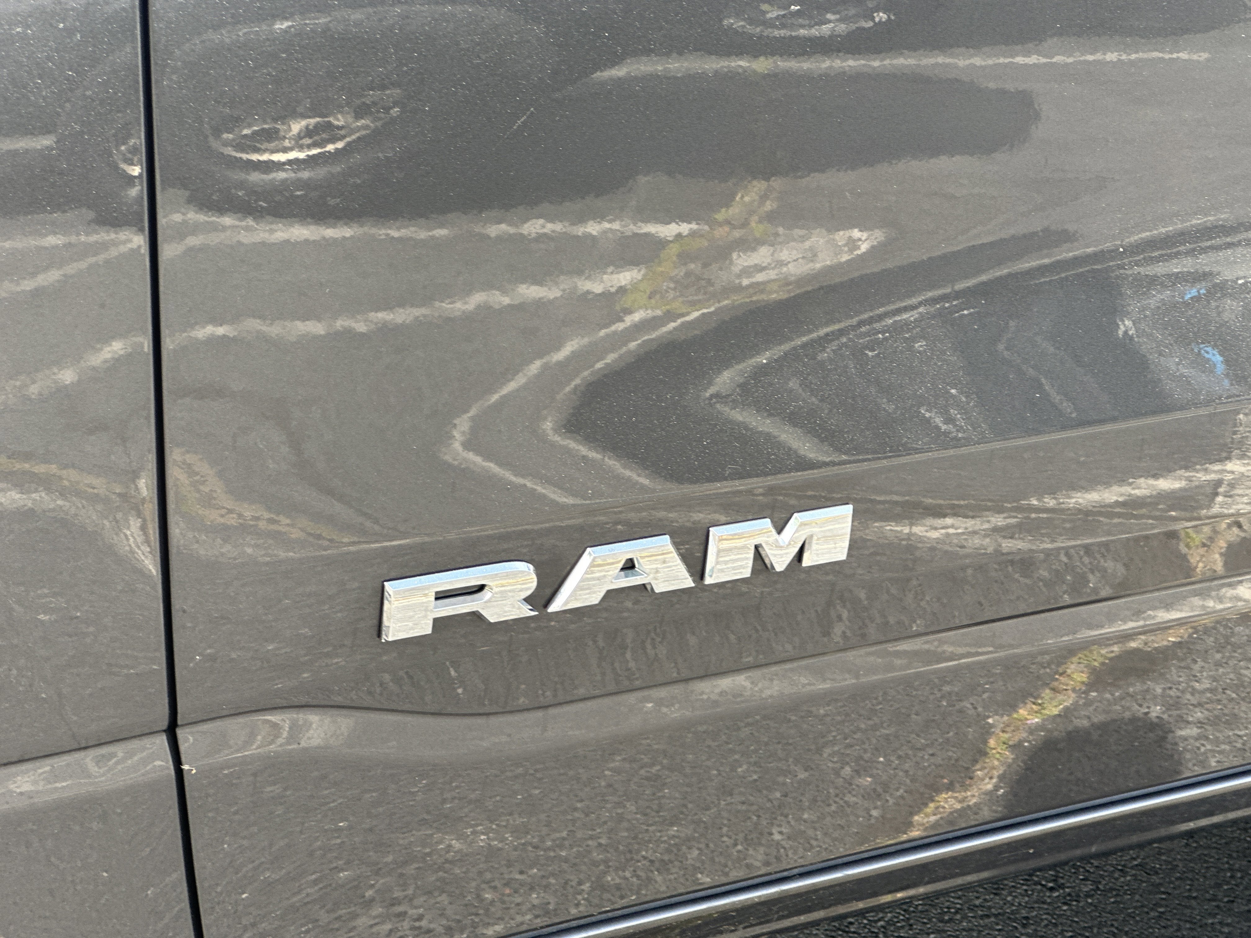Used 2023 RAM 1500 Laramie AWD/4WD image 15