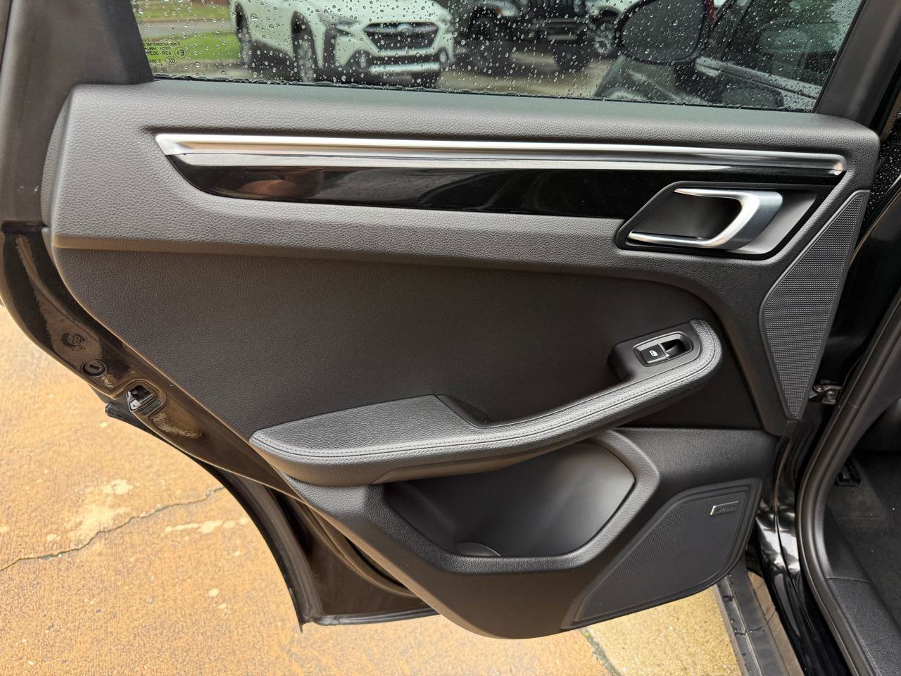 Used 2018 Porsche Macan AWD/4WD image 28
