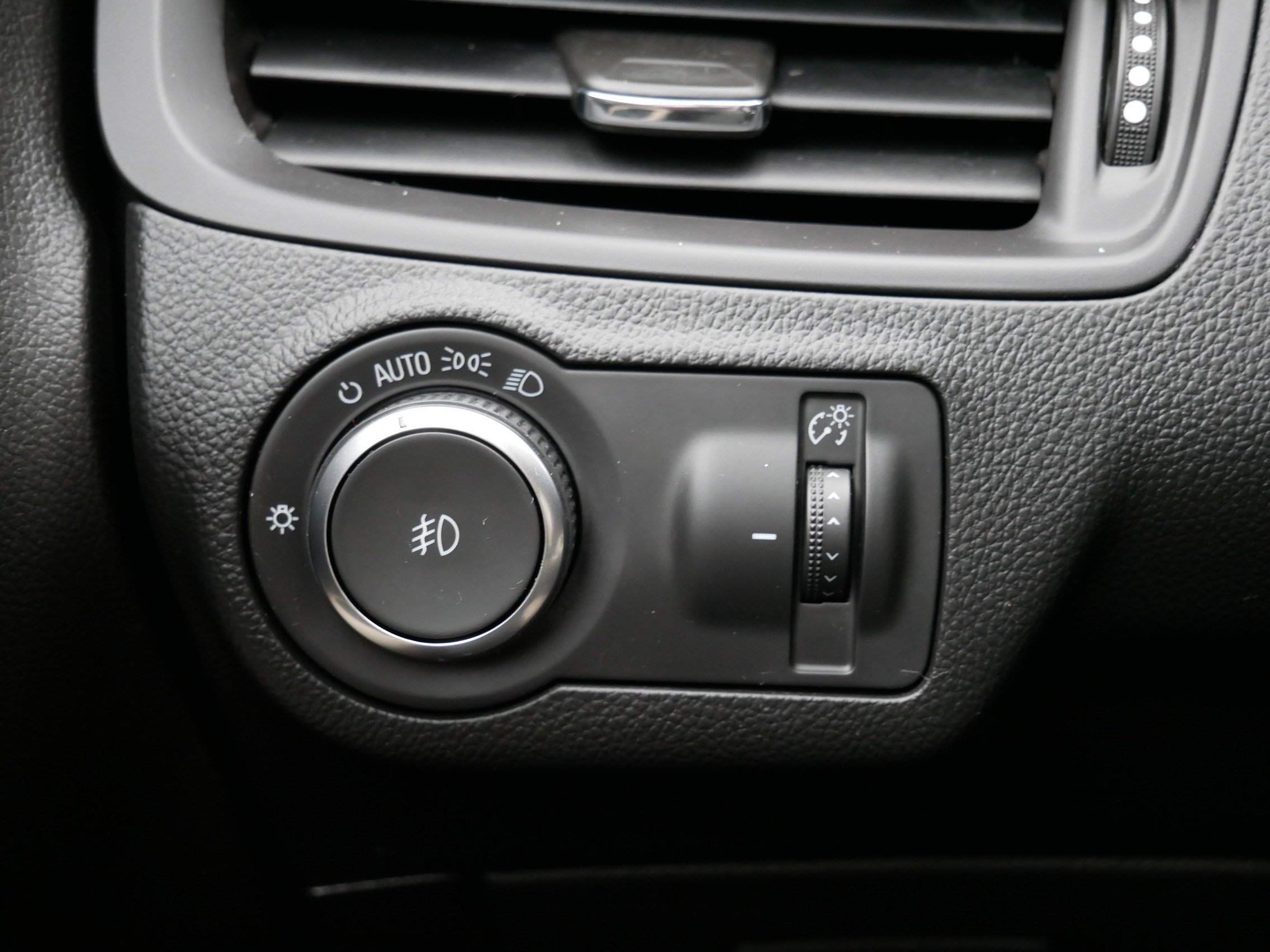 Used 2020 Buick Envision Premium w/ LPO, Cargo Package AWD/4WD image 25