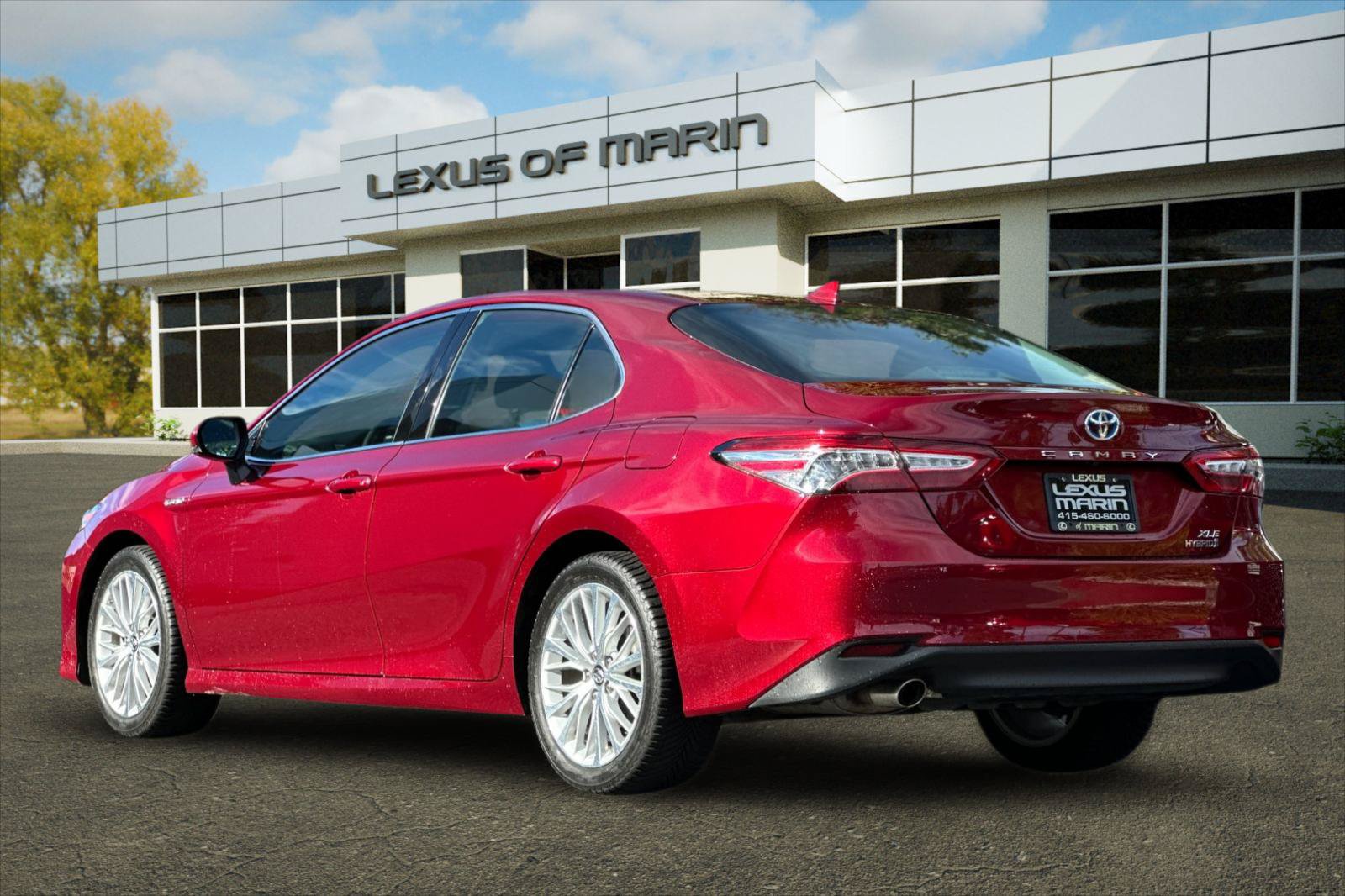 Used 2019 Toyota Camry XLE FWD image 3