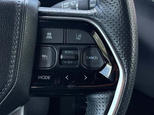 Used 2023 Toyota Sequoia Platinum AWD/4WD image 10