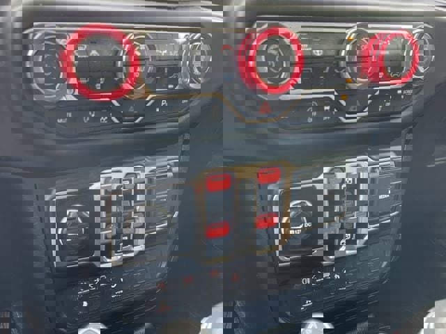 Used 2020 Jeep Wrangler Unlimited Sahara image 18