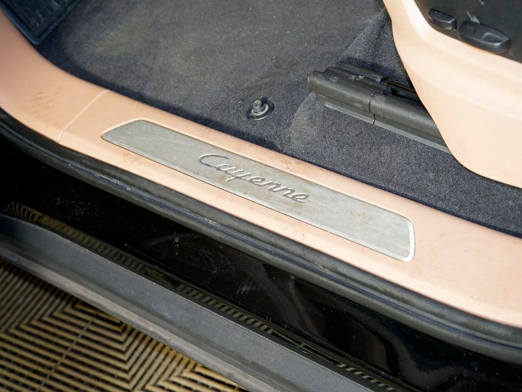 Certified 2023 Porsche Cayenne image 18
