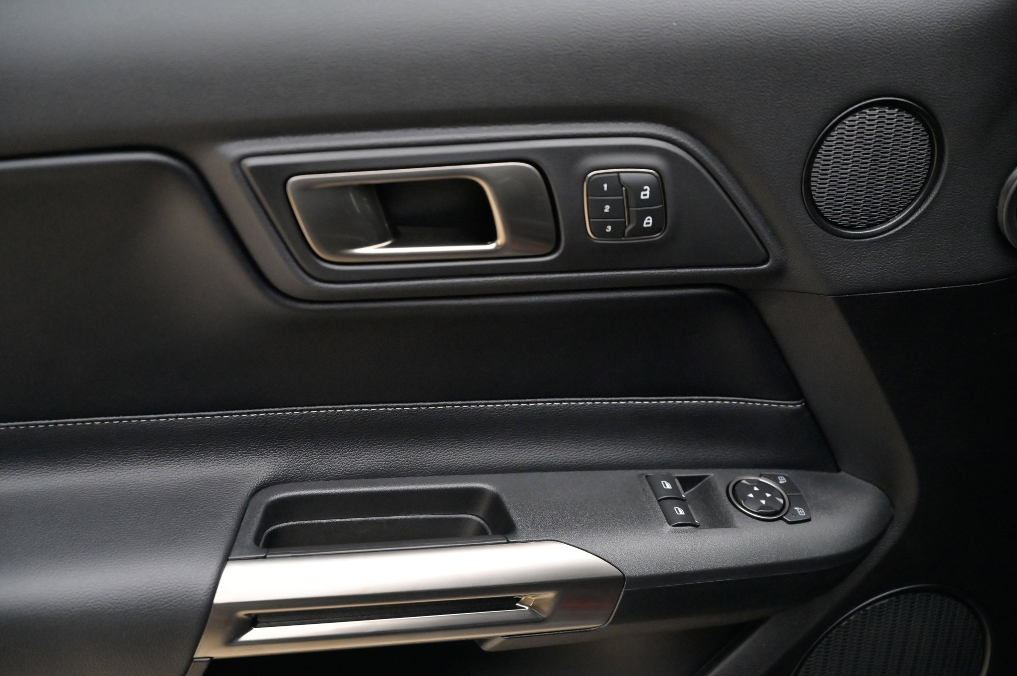 Used 2022 Ford Mustang Shelby GT500 w/ Technology Package image 21