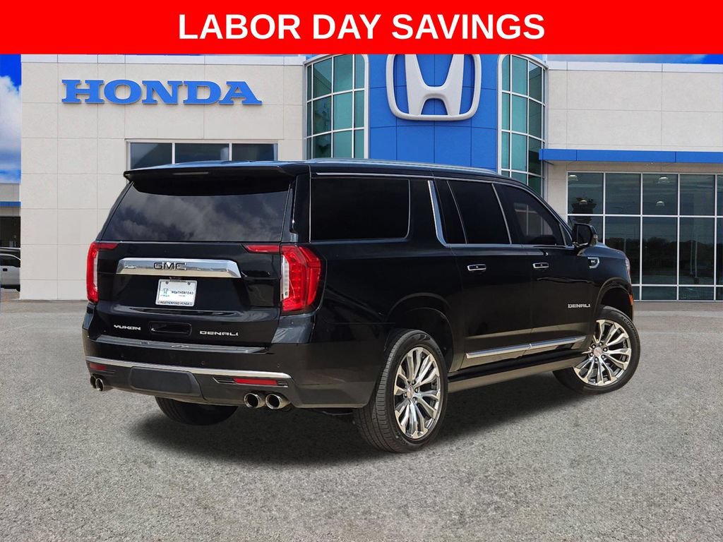 Used 2021 GMC Yukon XL Denali w/ Denali Premium Package AWD/4WD image 3