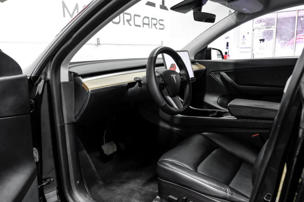 Used 2021 Tesla Model Y Long Range AWD/4WD image 3