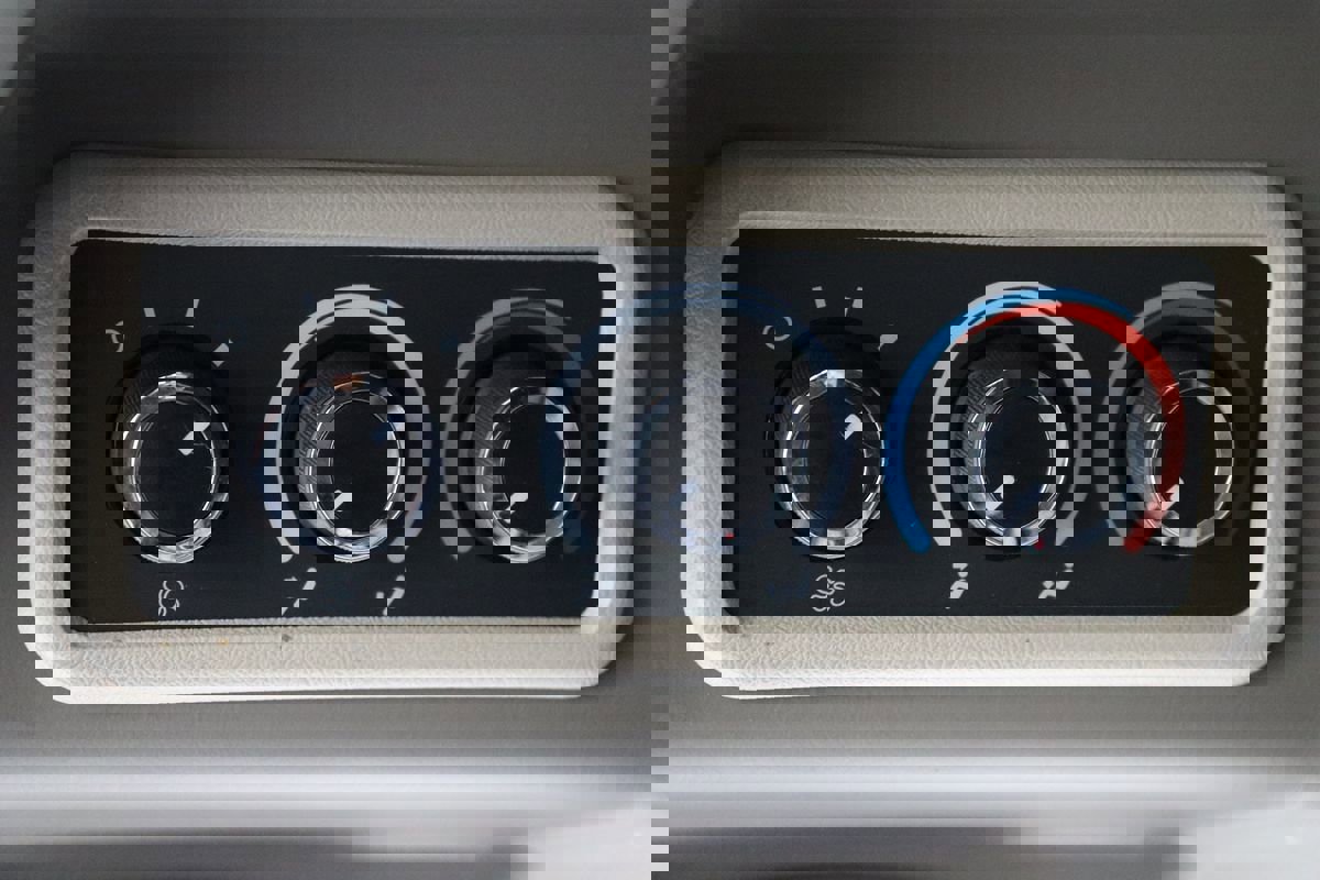 Used 2020 GMC Savana 2500 Extended w/ Enhanced Convenience Package image 46