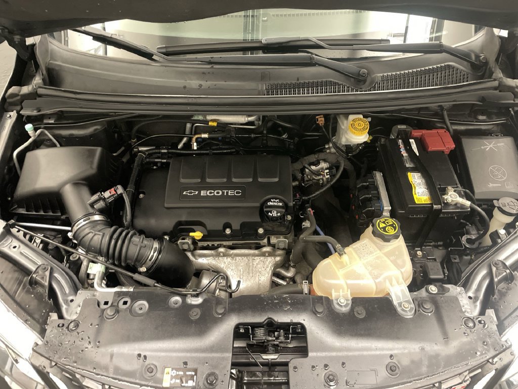 Used 2020 Chevrolet Sonic LT w/ Convenience Package FWD image 22